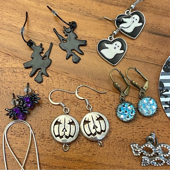 Spooky Season Halloween Assorted Earrings and Pin - Picture 4 of 11